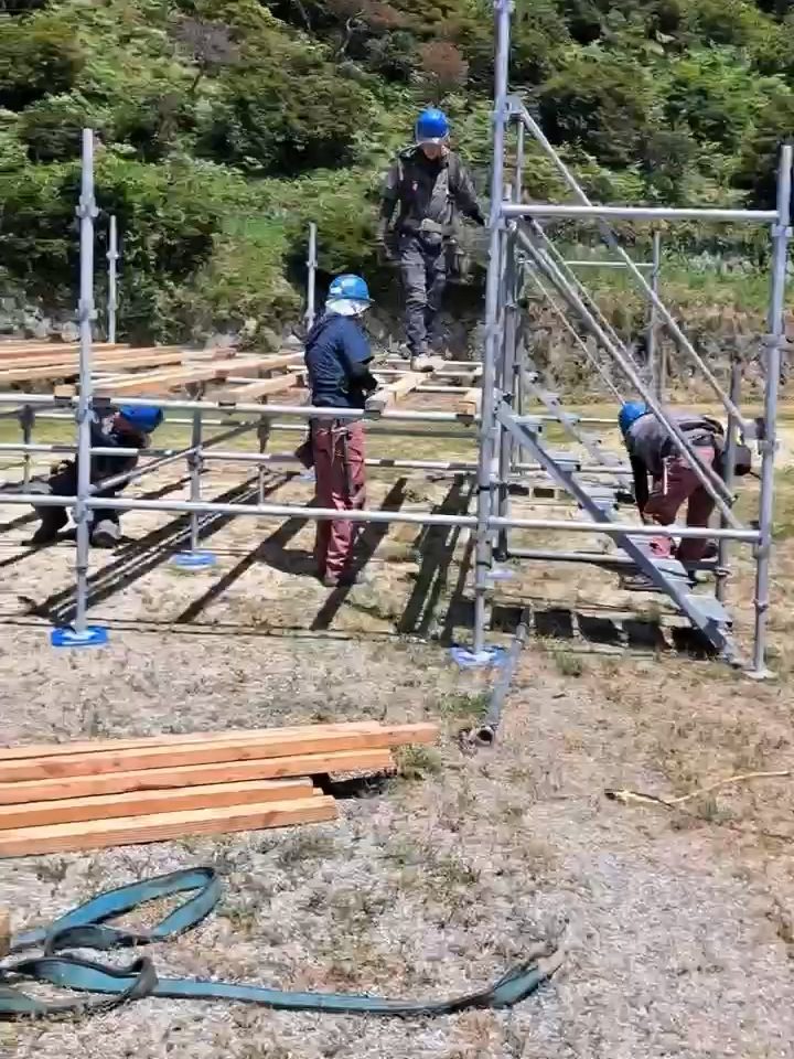 地元のお祭り ステージの設営作業